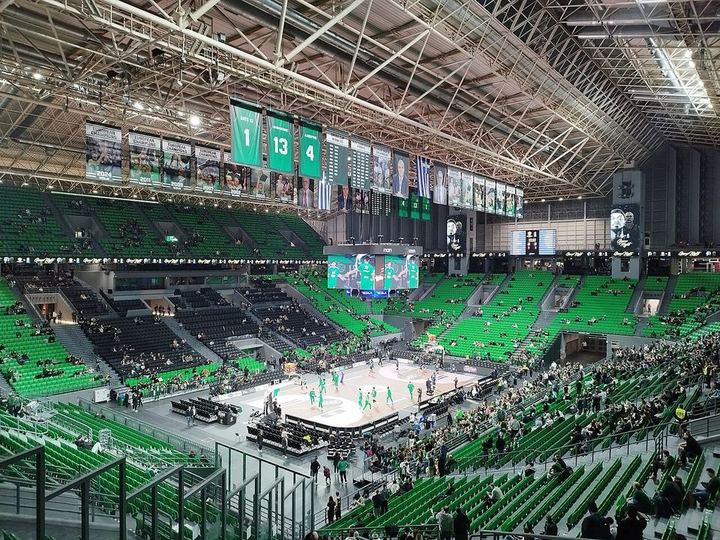 谢什科神秘伤病曝光，德里赫特无缘揭幕战！曼联两人难踢一周双赛｜三亿体育（封面配图）